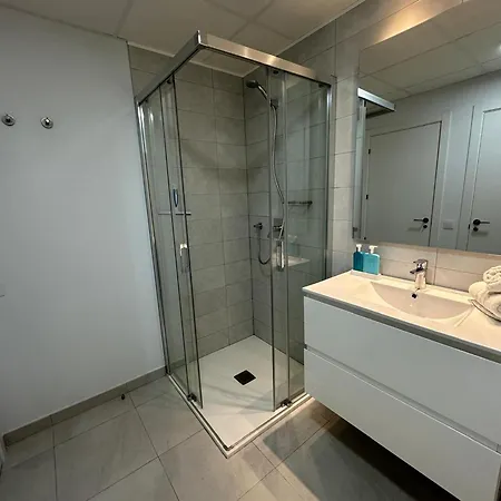 Apartment Moderno Cerca De La Playa, Aire Acondicionado, 2 Dormitorios, Jardin Comun - Es-376-18 *